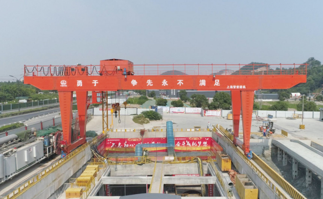 Grúa pórtico para metro — industrial crane